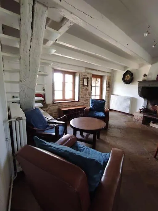Maison De Famille En Bourgogne Proche De Cluny Saint-Point 0*,  France